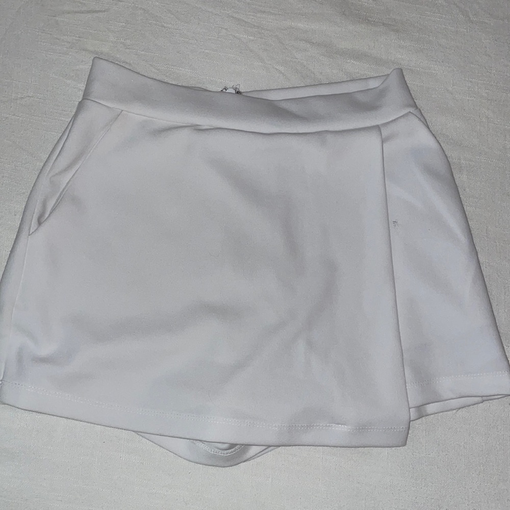 White Pleated mini skort